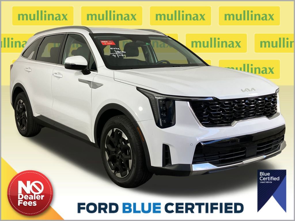 Used 2025 Kia Sorento S image 1