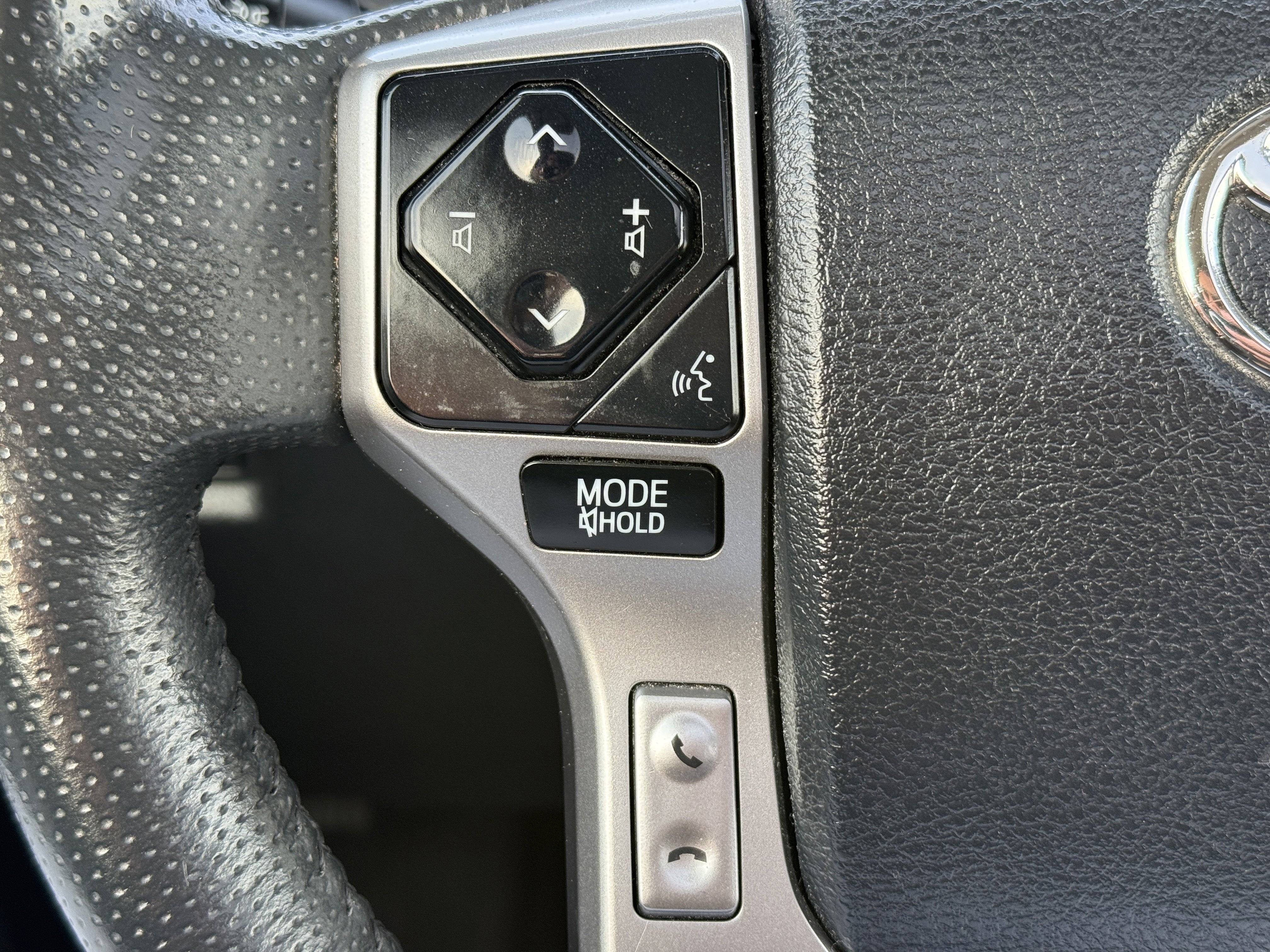 Used 2021 Toyota 4Runner Limited AWD/4WD image 32