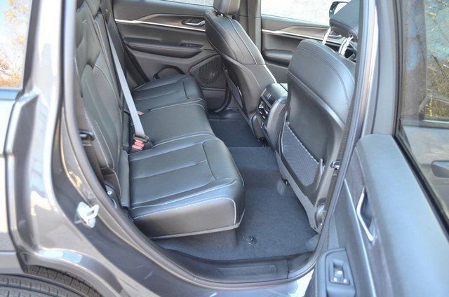 New 2025 Jeep Grand Cherokee Limited image 30