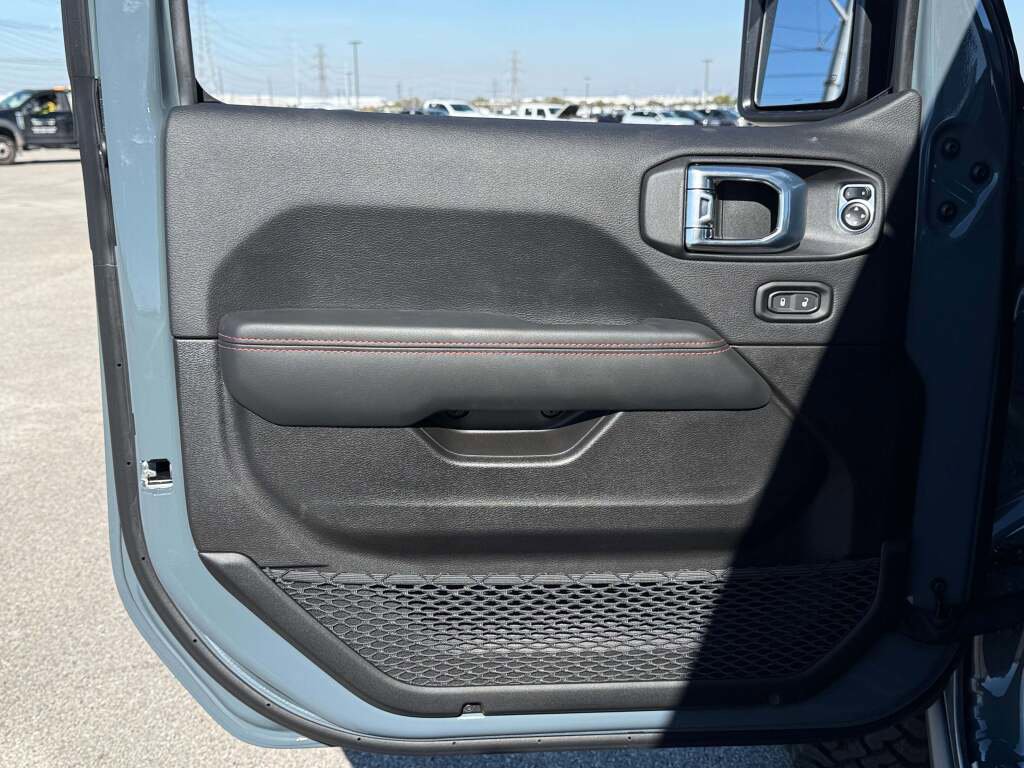 New 2025 Jeep Gladiator Rubicon image 27