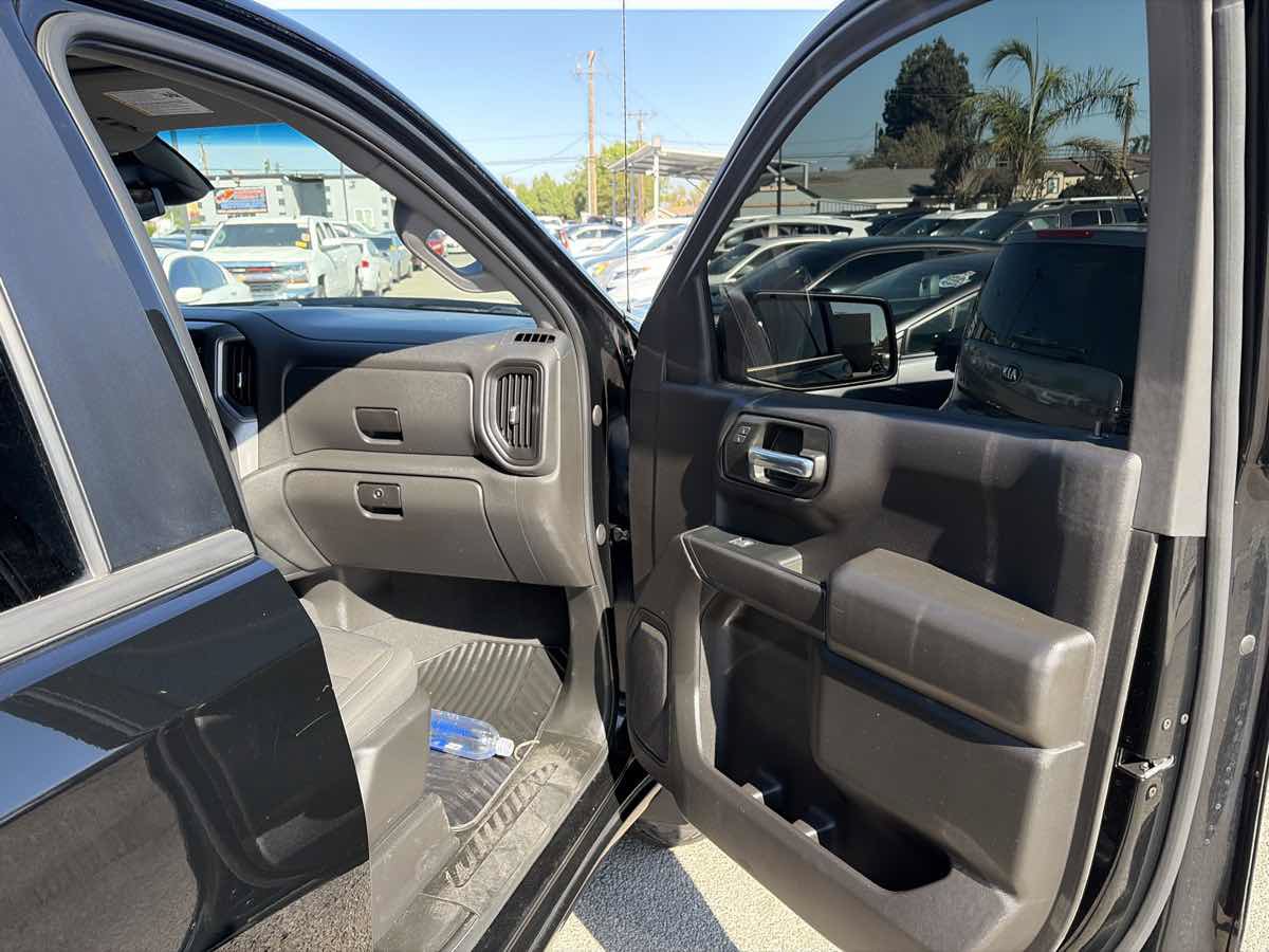 Used 2022 Chevrolet Silverado 1500 Custom w/ LPO, Dark Essentials Package RWD image 26