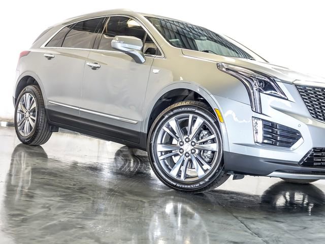 Certified 2025 Cadillac XT5 Premium Luxury w/ LPO, Floor Liner Package FWD image 5
