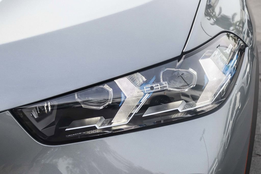 Used 2025 BMW X5 sDrive40i w/ Premium Package image 9