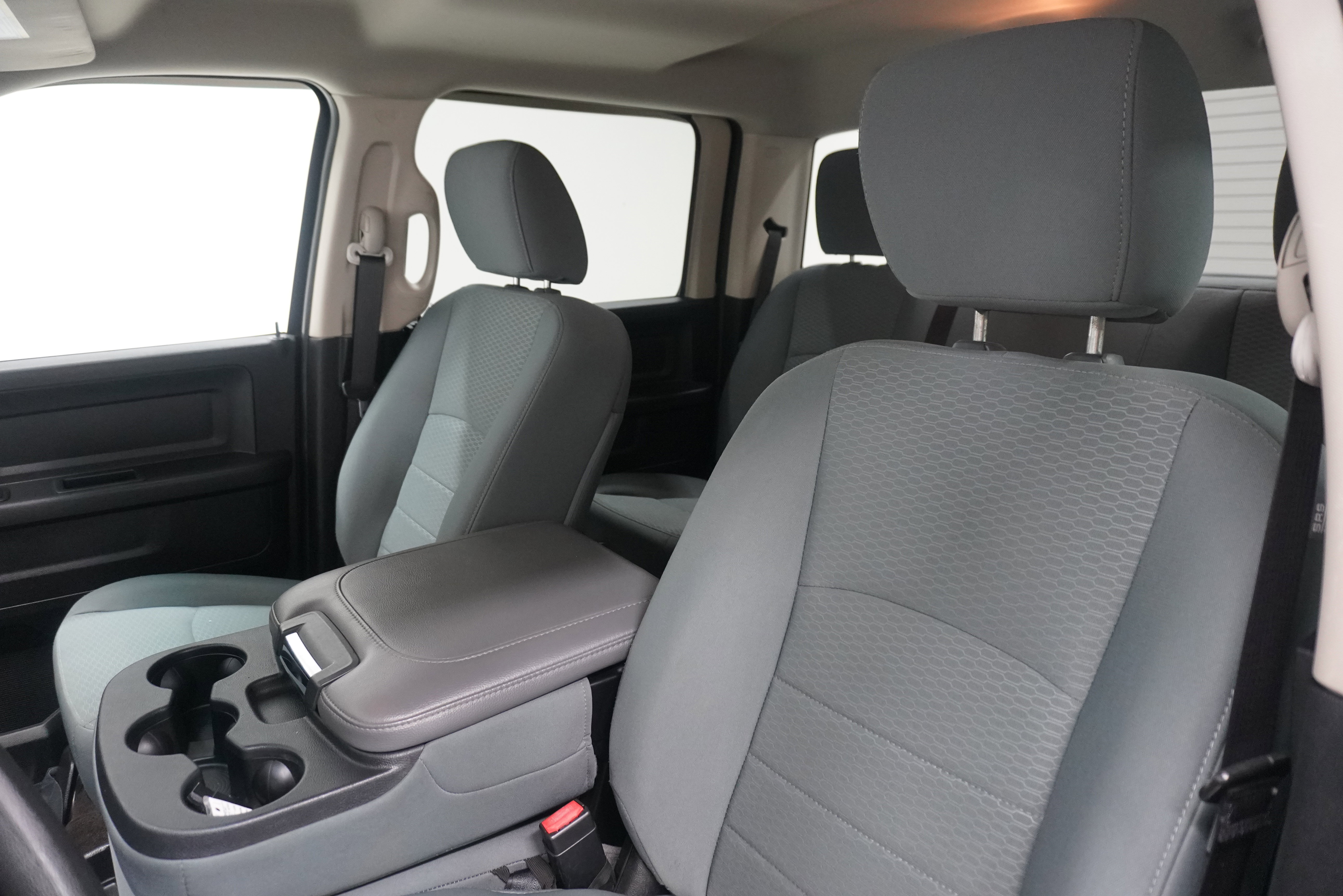 Used 2014 RAM 2500 Tradesman w/ Chrome Appearance Group RWD image 10