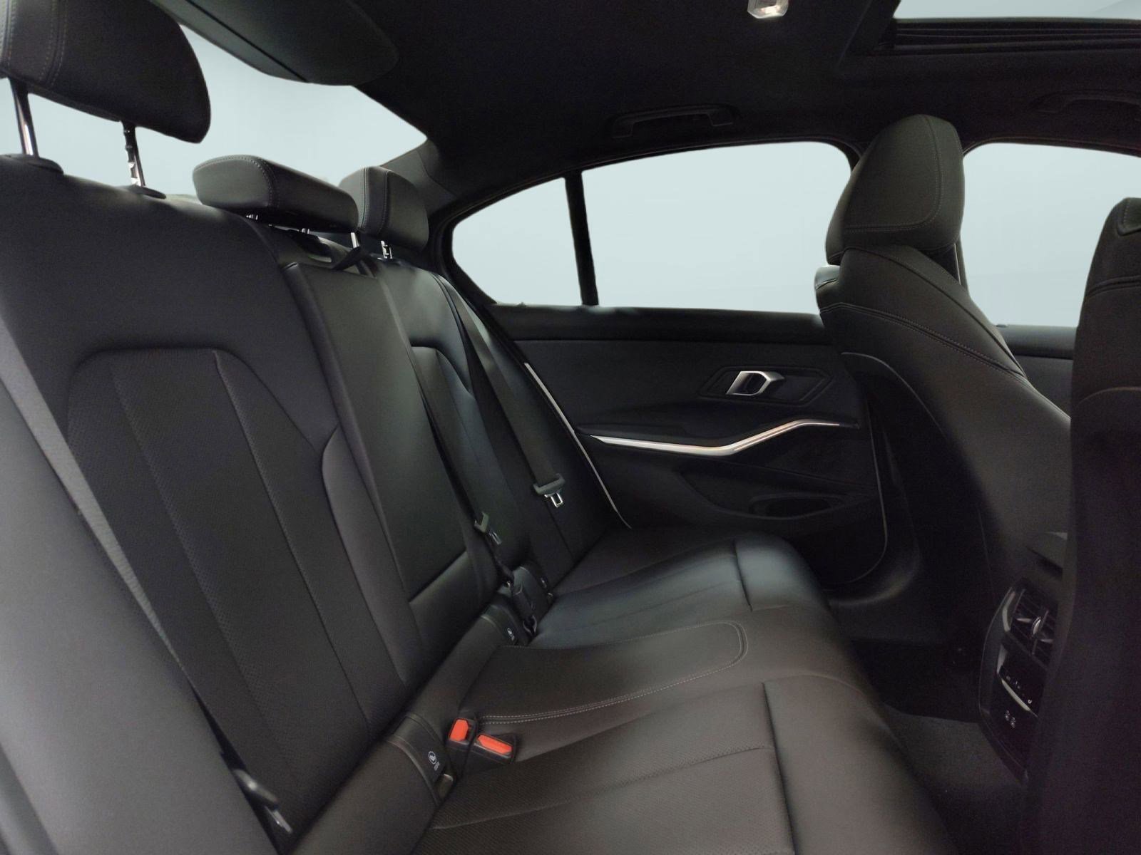 Used 2025 BMW 330i xDrive Sedan w/ M Sport Package image 25