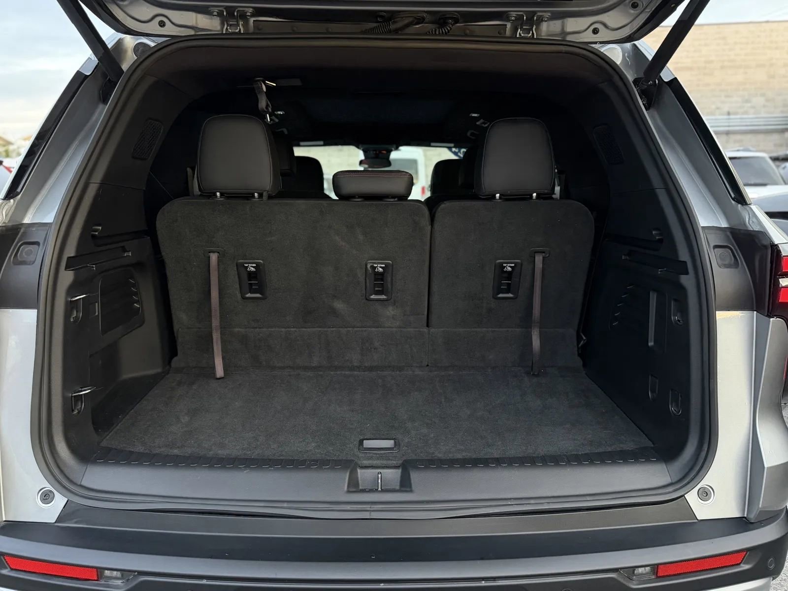 Used 2024 Chevrolet Traverse Z71 w/ LPO, Cargo Package image 19