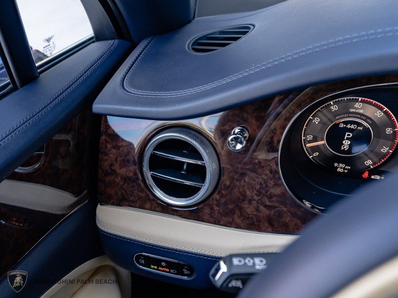 Used 2026 Bentley Bentayga Extended Wheelbase AWD/4WD image 21