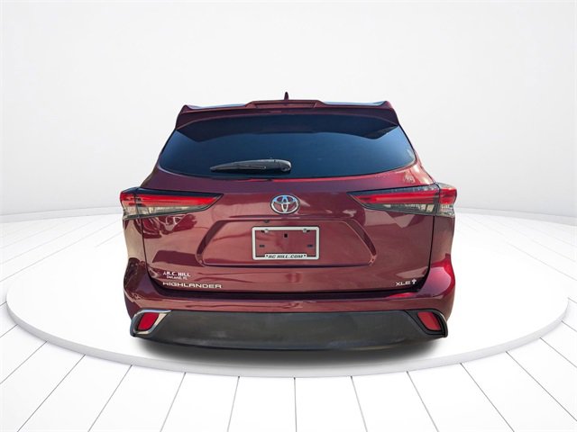 Used 2020 Toyota Highlander XLE image 5
