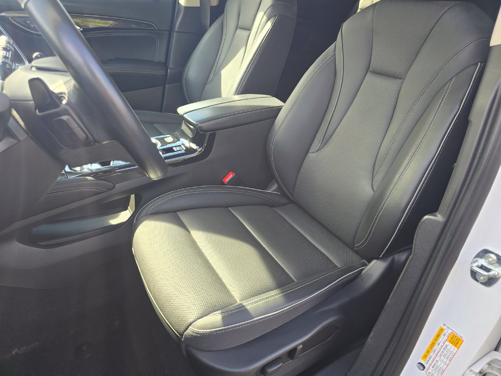Used 2023 Buick Envision Essence AWD/4WD image 23