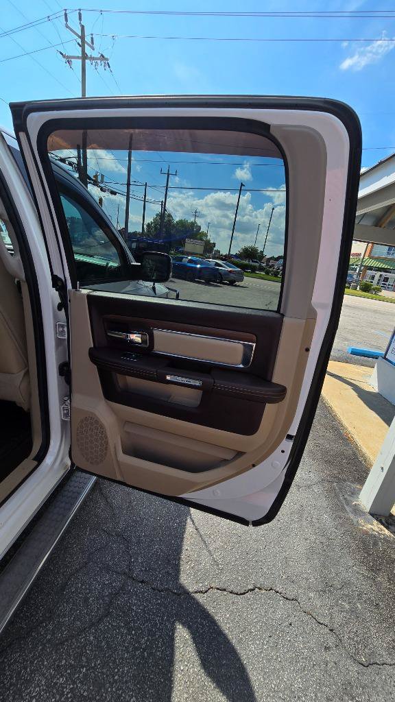 Used 2014 RAM 1500 Laramie w/ Convenience Group AWD/4WD image 27