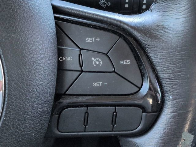 Used 2017 Jeep Renegade Altitude FWD image 25