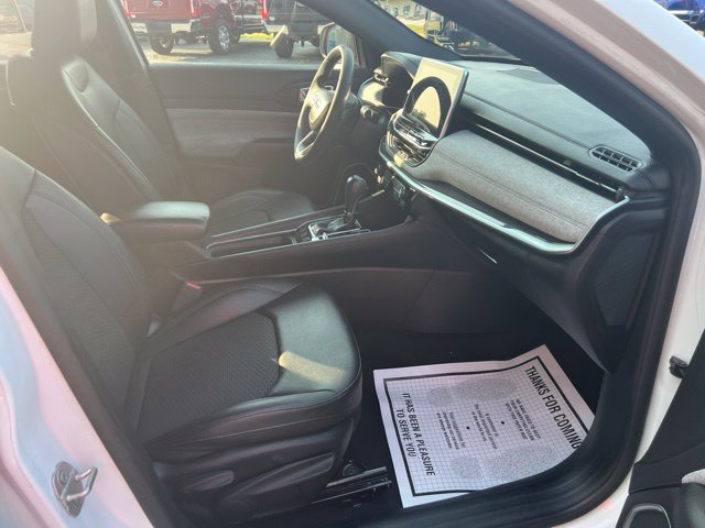 Used 2024 Jeep Compass Latitude AWD/4WD image 11