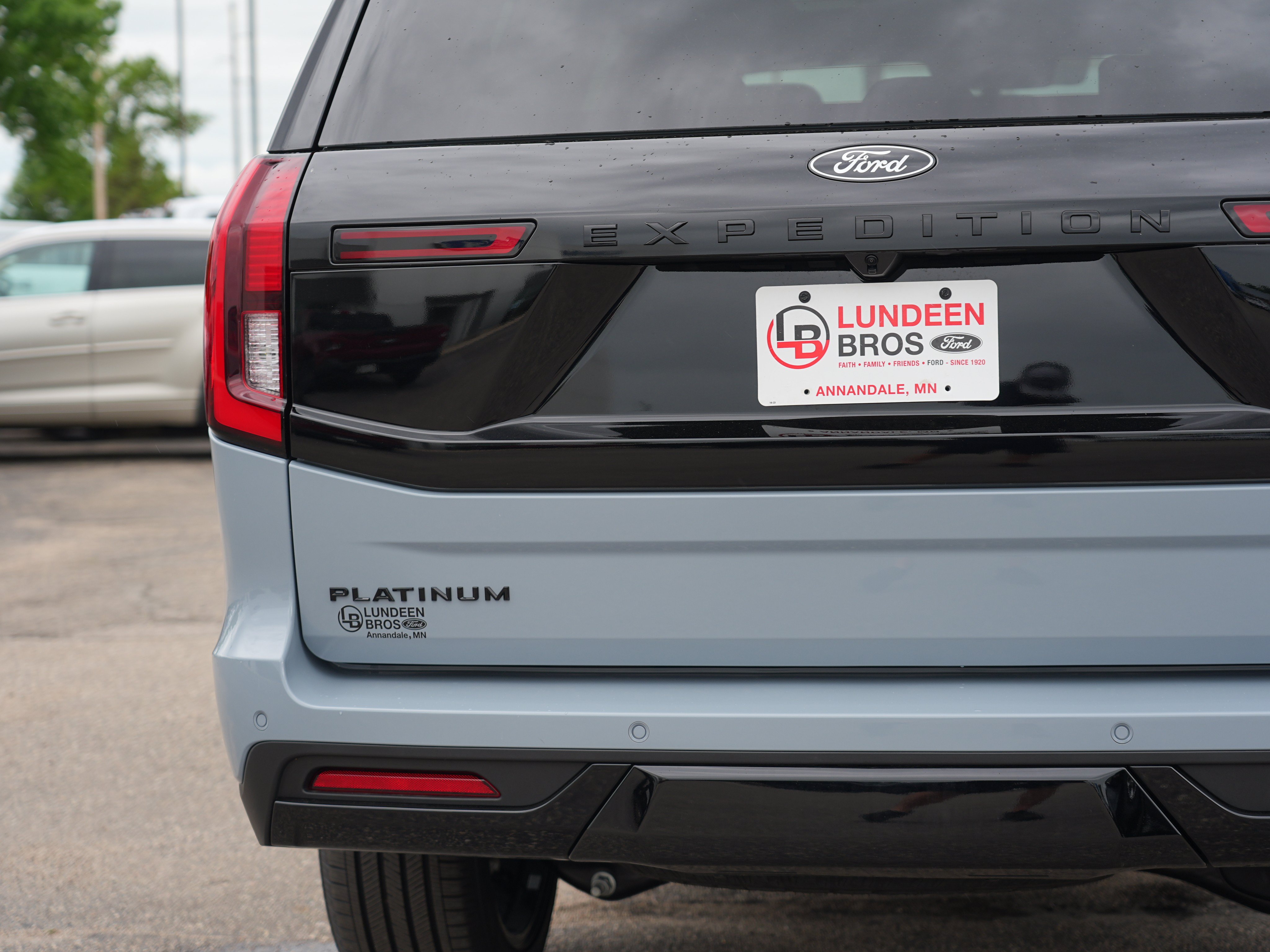 New 2026 Ford Expedition Max Platinum w/ Stealth Performance Package AWD/4WD image 12