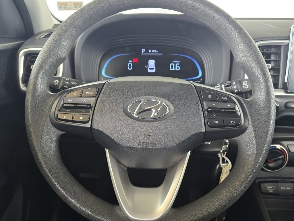 Used 2024 Hyundai Venue SE image 24