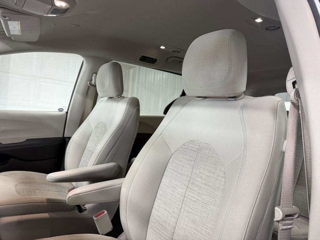 Used 2018 Chrysler Pacifica Touring Plus image 10