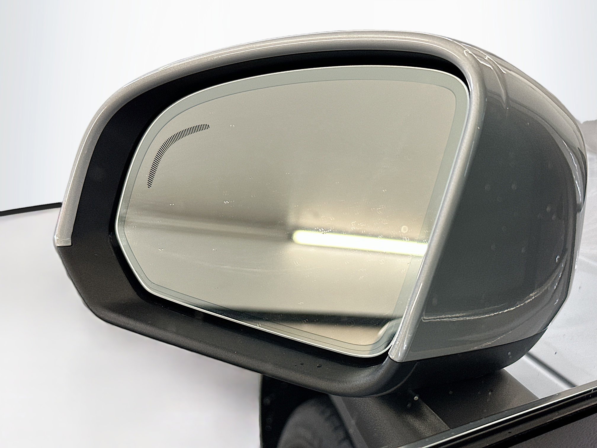 Used 2025 Volvo XC40 B5 Plus image 16