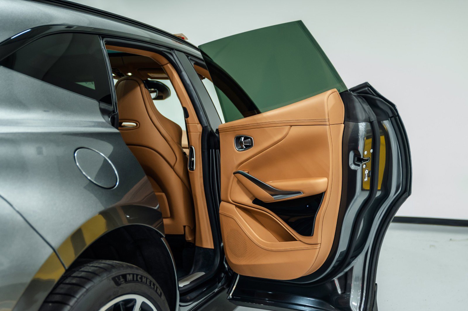 Used 2023 Aston Martin DBX 707 image 31