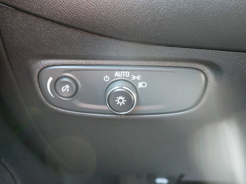 Used 2023 Chevrolet Equinox LS w/ LS Convenience Package AWD/4WD image 35