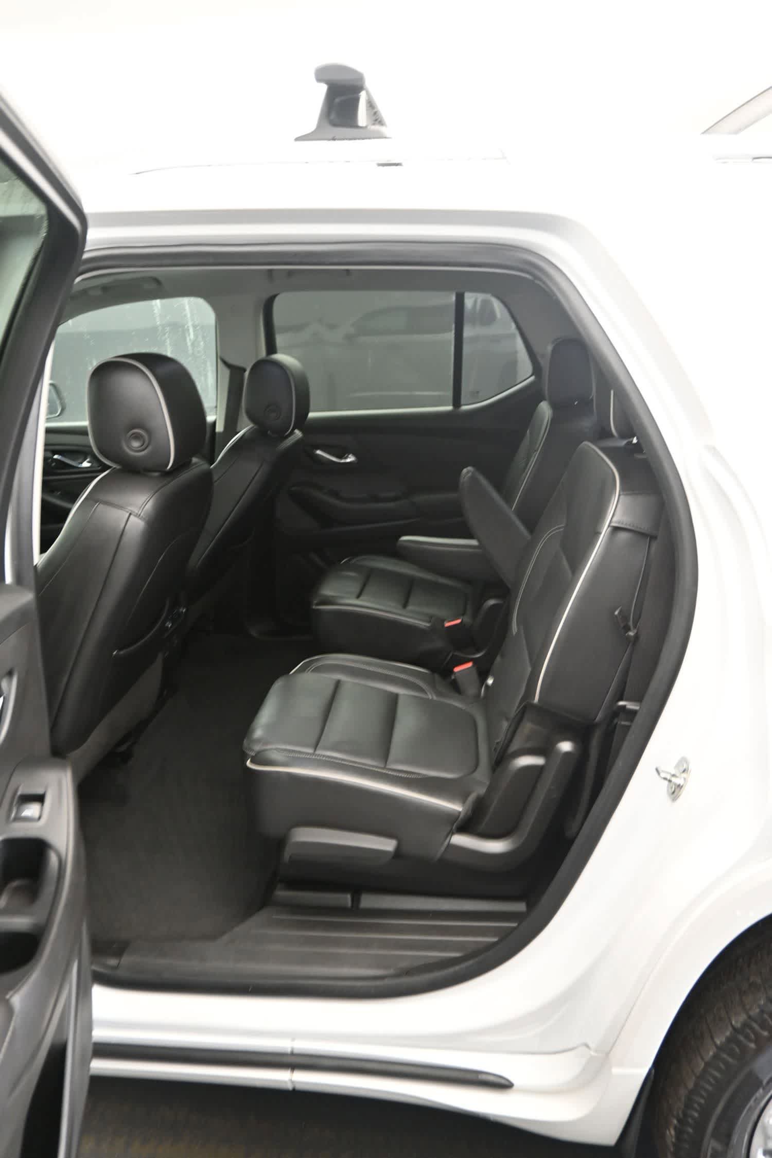 Used 2021 Chevrolet Traverse High Country AWD/4WD image 20