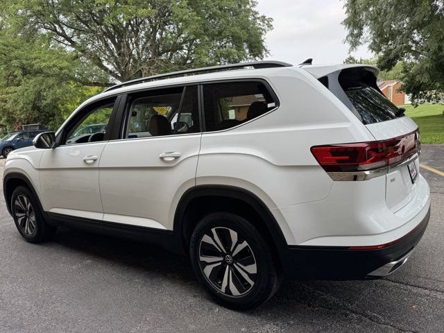 Used 2024 Volkswagen Atlas SE AWD/4WD image 32