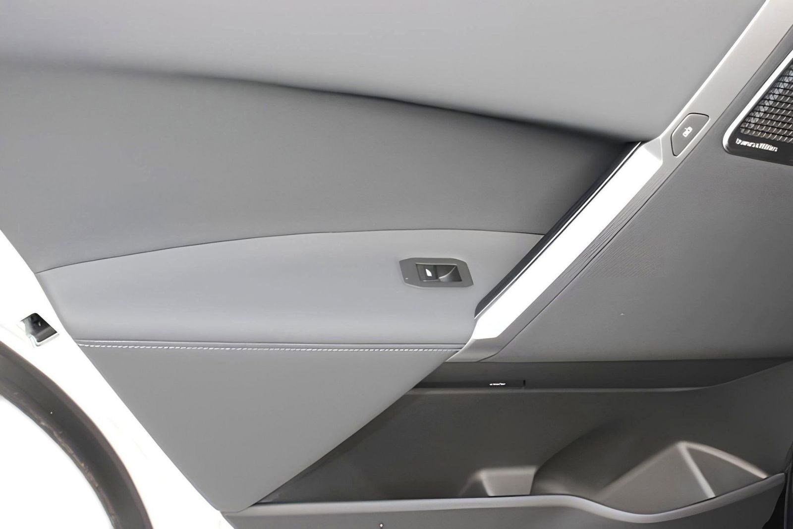 Used 2025 BMW iX M60 image 32