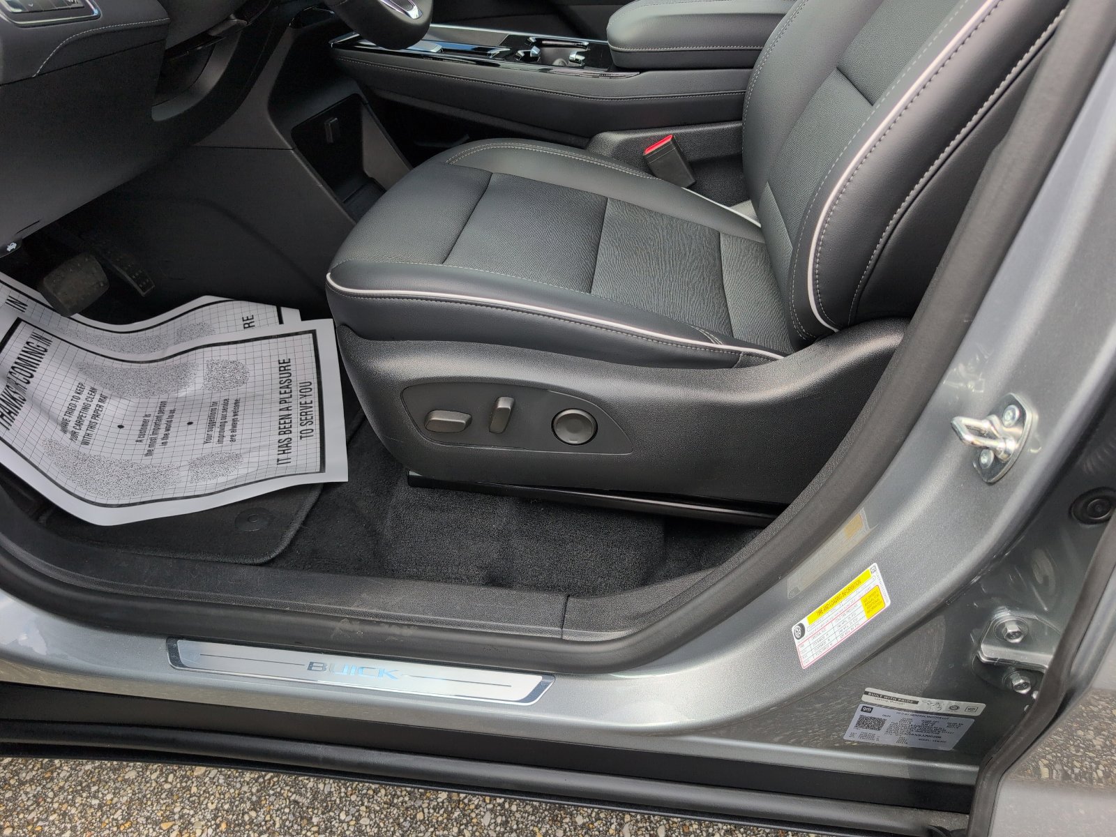 Used 2025 Buick Enclave Preferred image 15