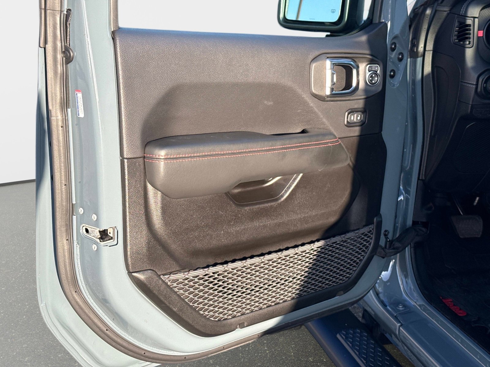 Certified 2025 Jeep Gladiator Rubicon w/ Safety Group image 19