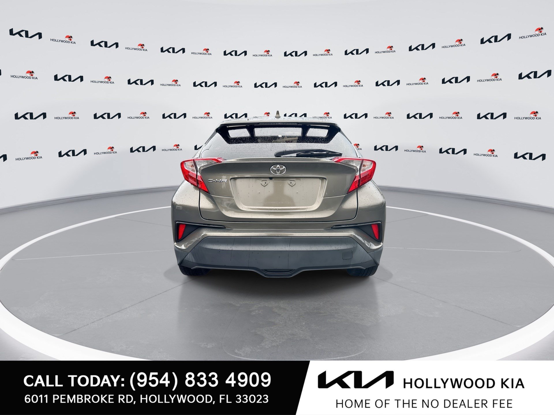 Used 2021 Toyota C-HR XLE FWD image 7