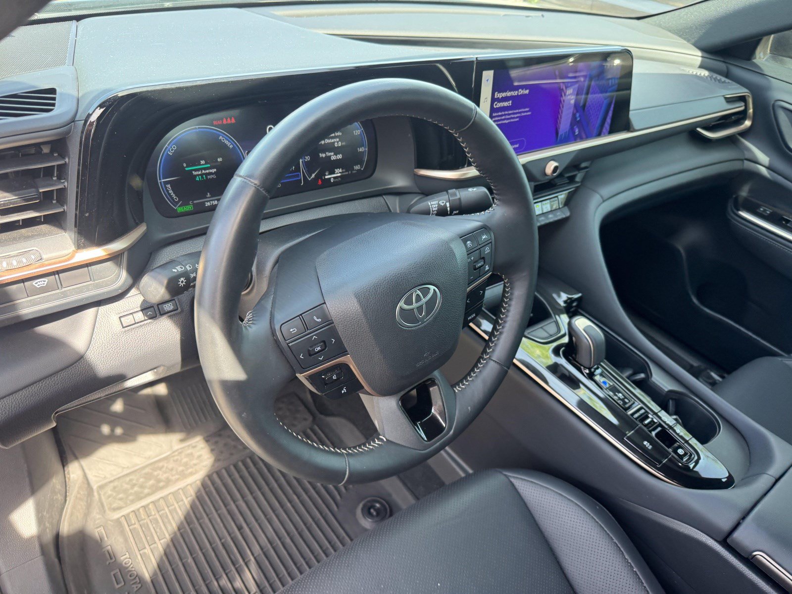 Certified 2025 Toyota Crown AWD/4WD image 17