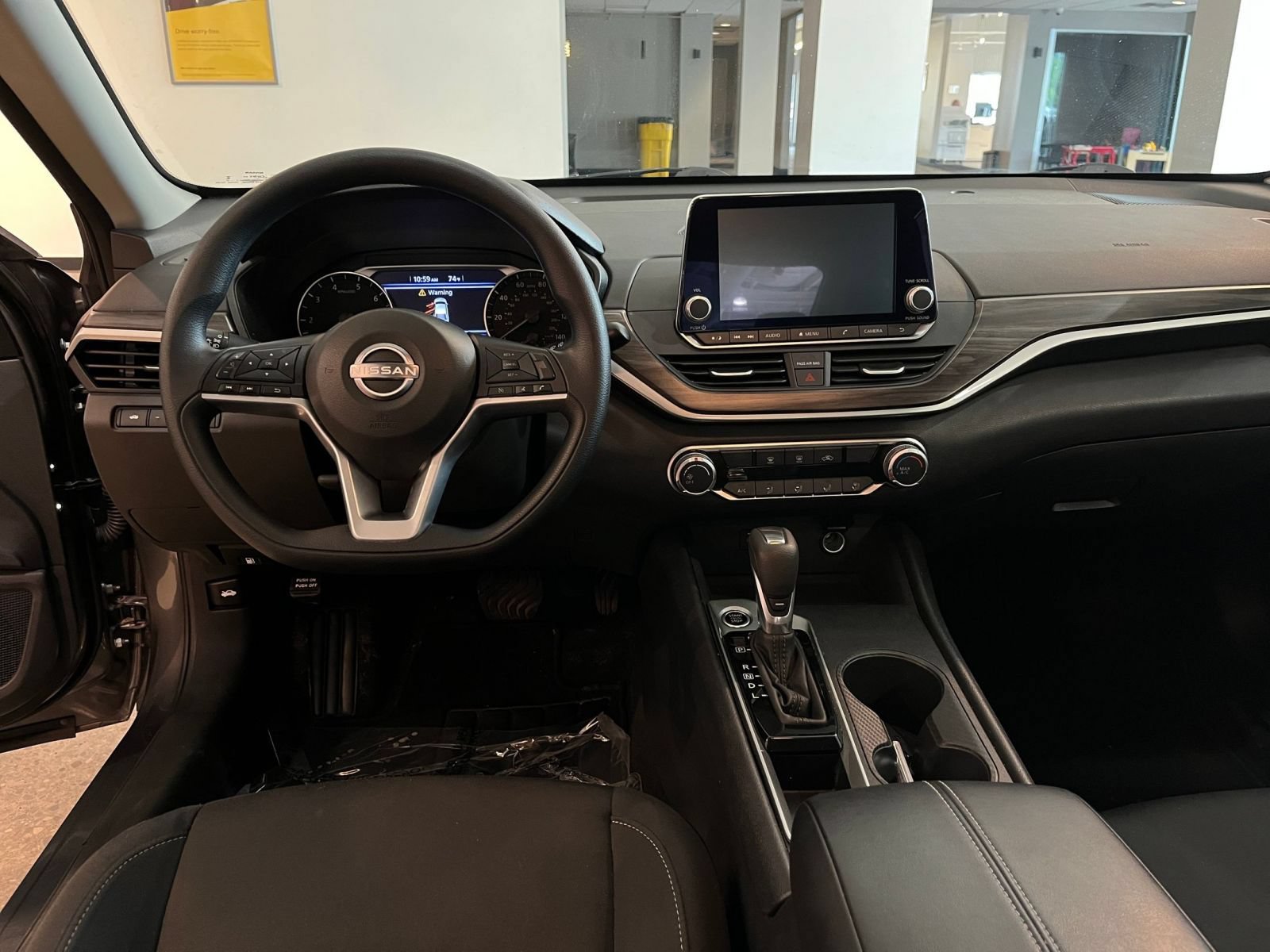 Used 2025 Nissan Altima 2.5 SV FWD image 33