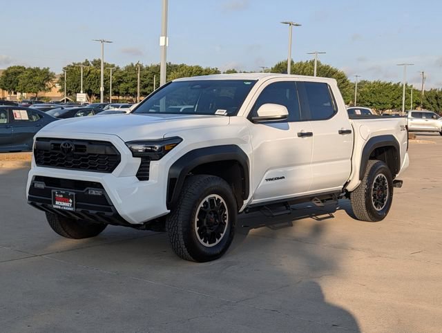 Used 2025 Toyota Tacoma TRD Off-Road AWD/4WD image 10