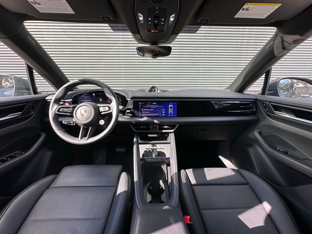 Used 2025 Porsche Macan 4 Electric image 6