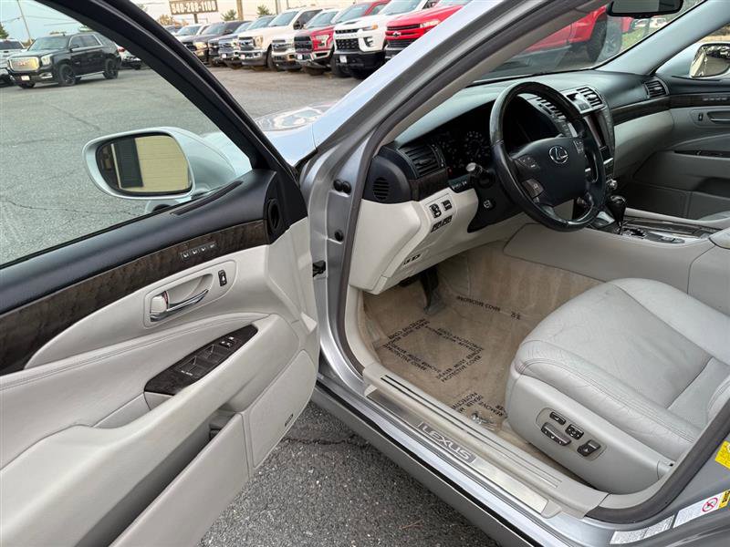 Used 2011 Lexus LS 460 SEDAN w/ Comfort Pkg image 30