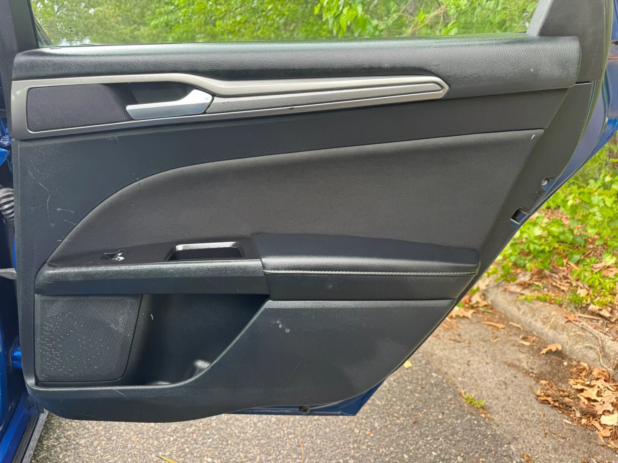 Used 2017 Ford Fusion SE FWD image 14