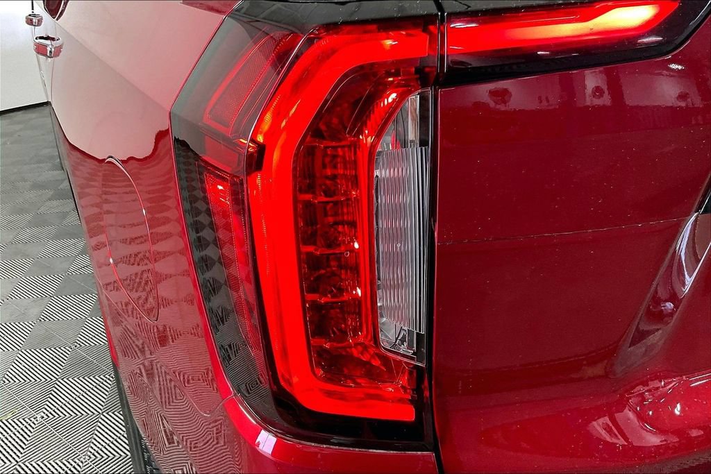 Used 2023 GMC Yukon Denali Ultimate AWD/4WD image 43
