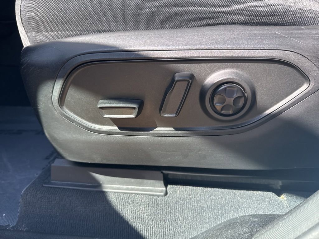 Used 2023 Jeep Grand Cherokee Laredo w/ Luxury Tech Group I image 23