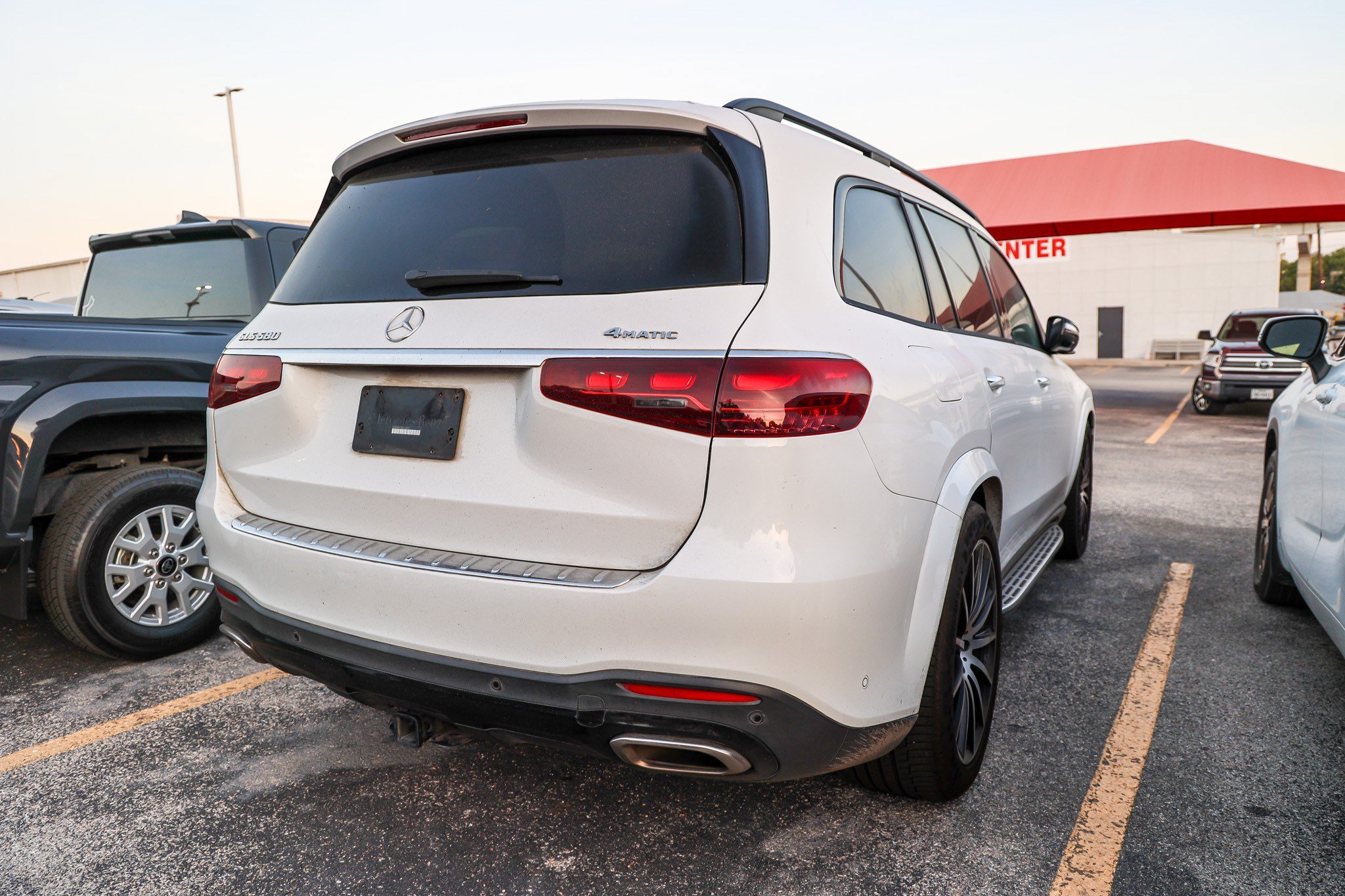 Used 2024 Mercedes-Benz GLS 580 4MATIC image 8