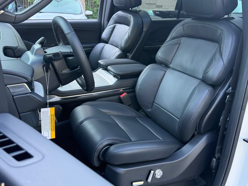 New 2027 Lincoln Navigator L Reserve w/ Jet Appearance Package AWD/4WD image 17