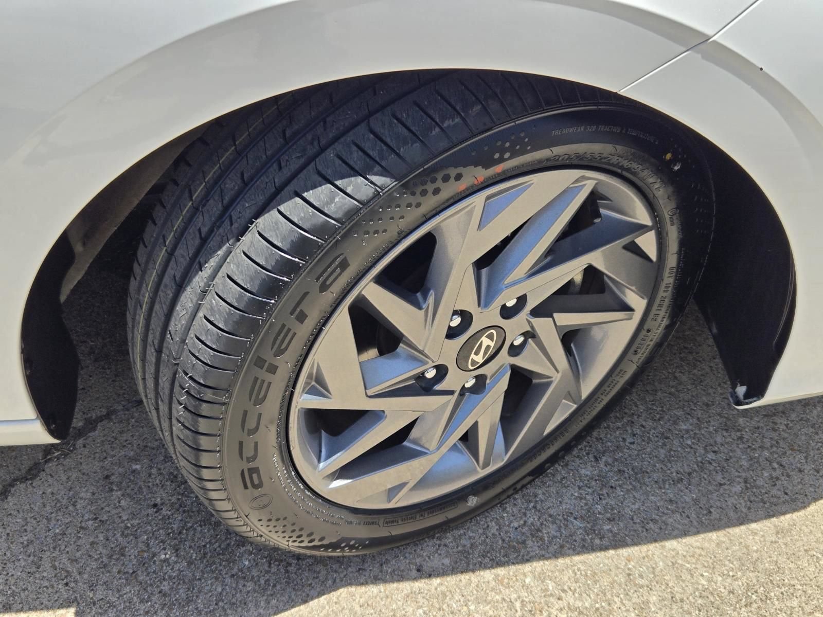 Used 2024 Hyundai Elantra SEL FWD image 10