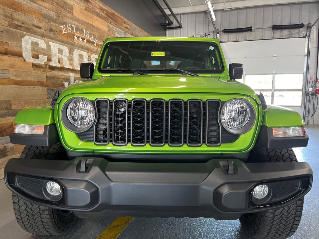 Used 2025 Jeep Gladiator Sport image 7