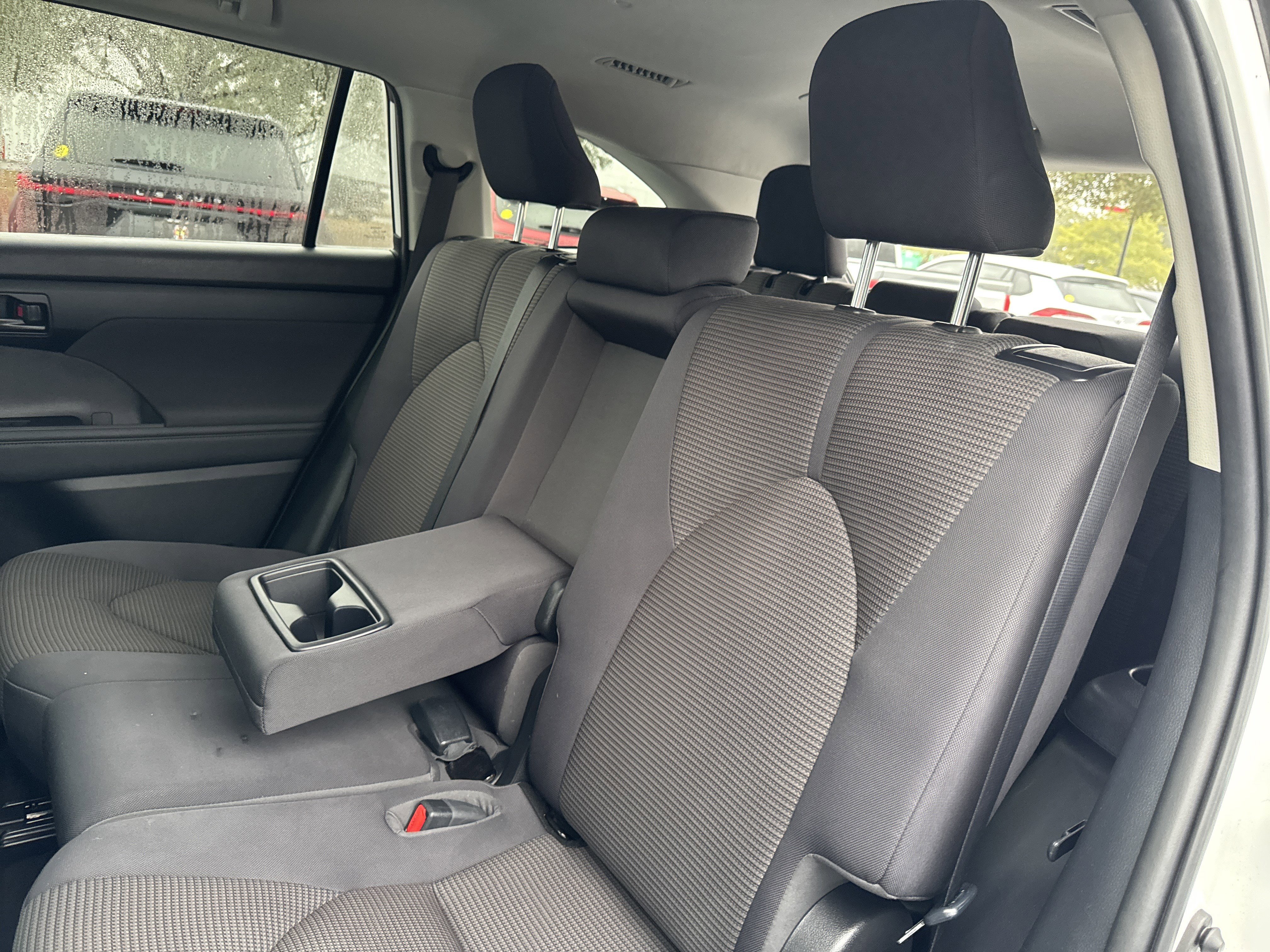 Used 2023 Toyota Highlander LE image 24