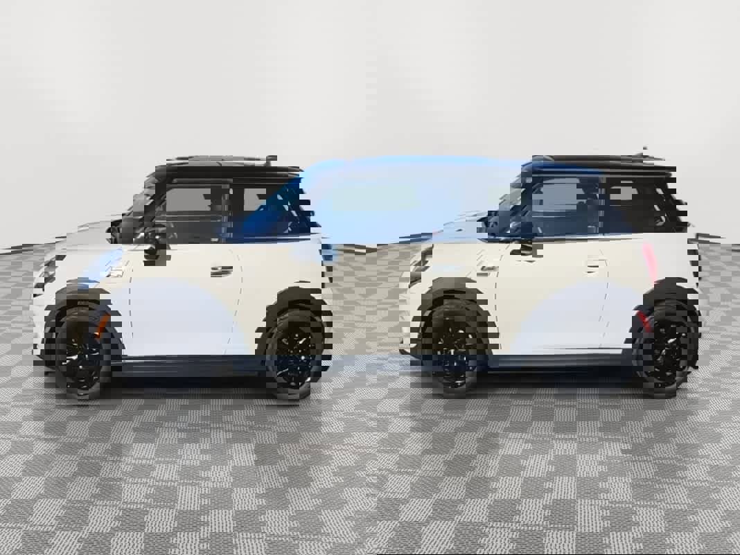 Used 2019 MINI Cooper 2-Door Hardtop image 5