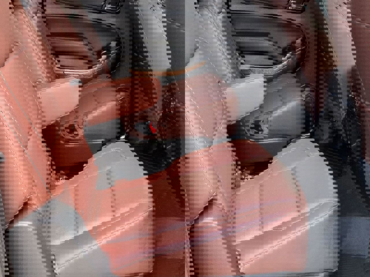 Used 2019 Chevrolet Suburban Premier w/ Premier Plus Edition image 25