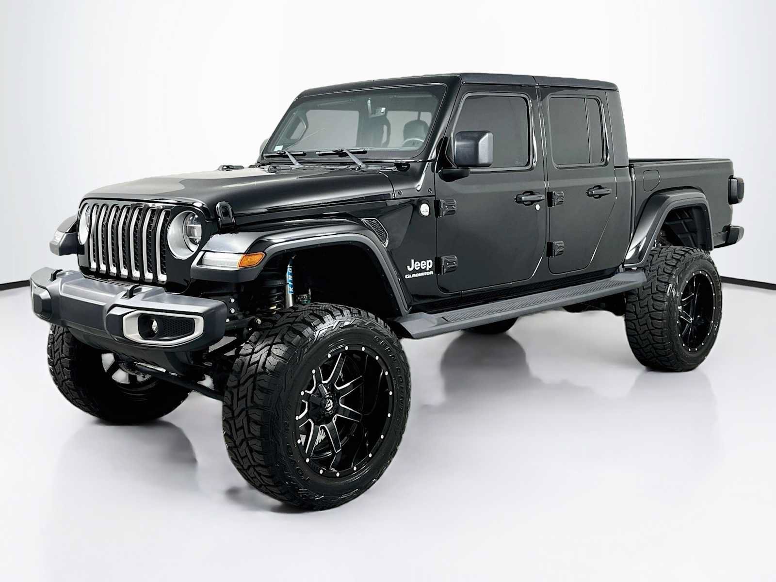 Used 2020 Jeep Gladiator Overland AWD/4WD image 1