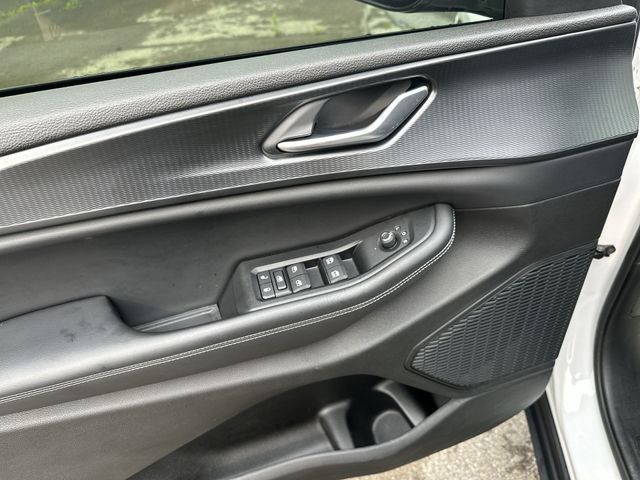 Used 2023 Jeep Grand Cherokee Altitude AWD/4WD image 17