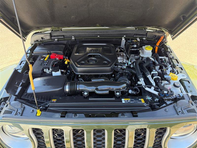 Used 2023 Jeep Wrangler Sahara AWD/4WD image 19