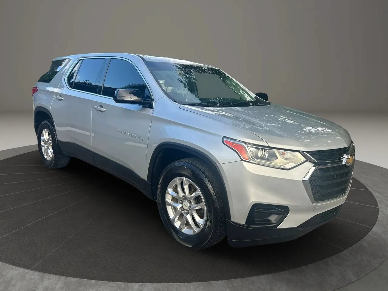 Used 2019 Chevrolet Traverse LS w/ LPO, Floor Liner Package FWD image 1