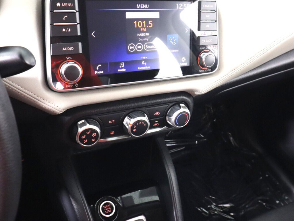 Used 2020 Nissan Versa SV FWD image 15