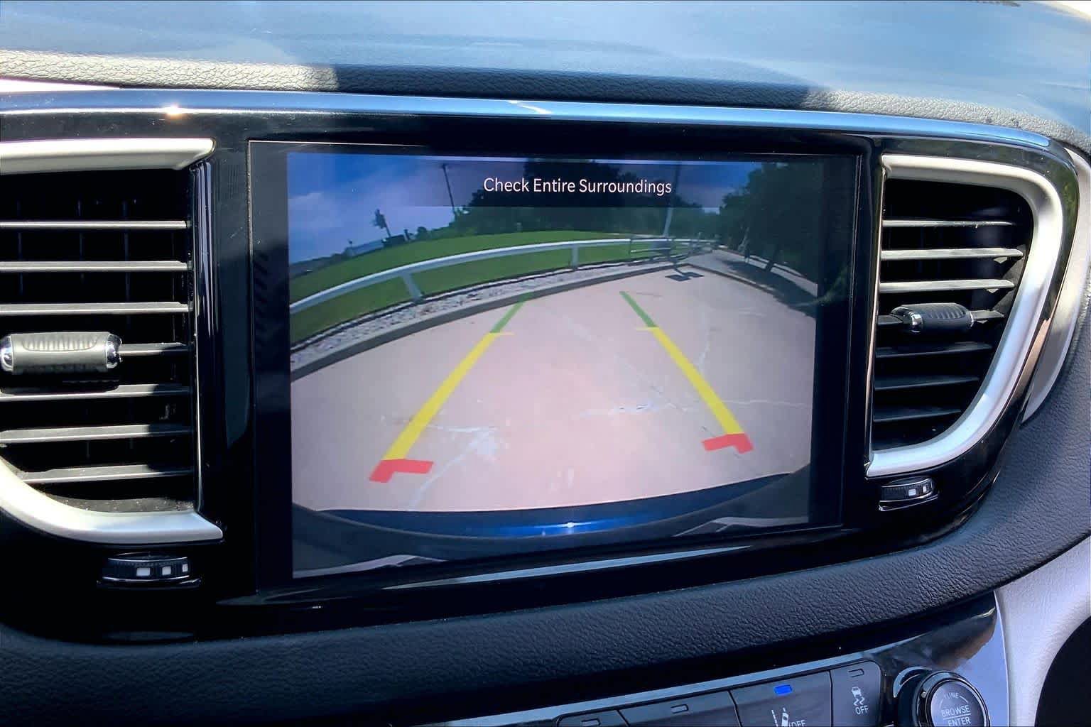 Used 2023 Chrysler Pacifica Touring-L FWD image 29
