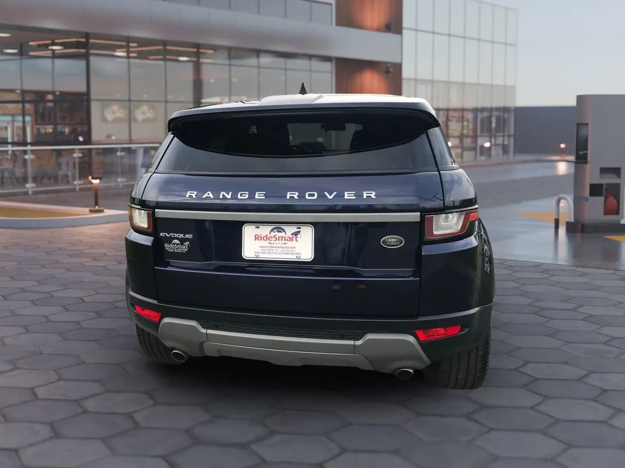 Used 2018 Land Rover Range Rover Evoque image 9